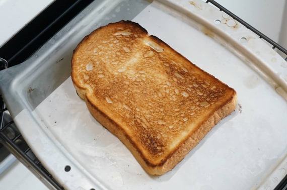 how_to_toast_bread_with_grill_4_sh